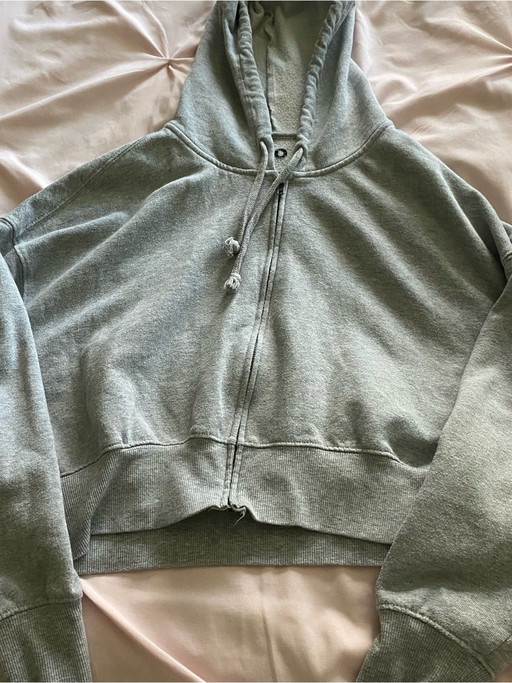 SO juniors M Light Gray cropped Zip-Up Hoodie